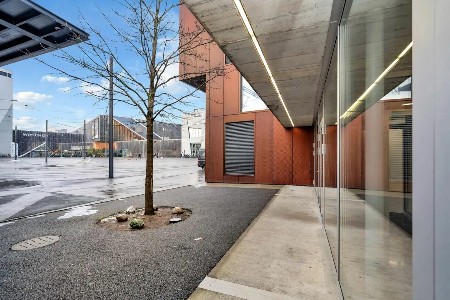 Spazio commerciale in posizione privilegiata a Brünnen - Foto 10 di 11