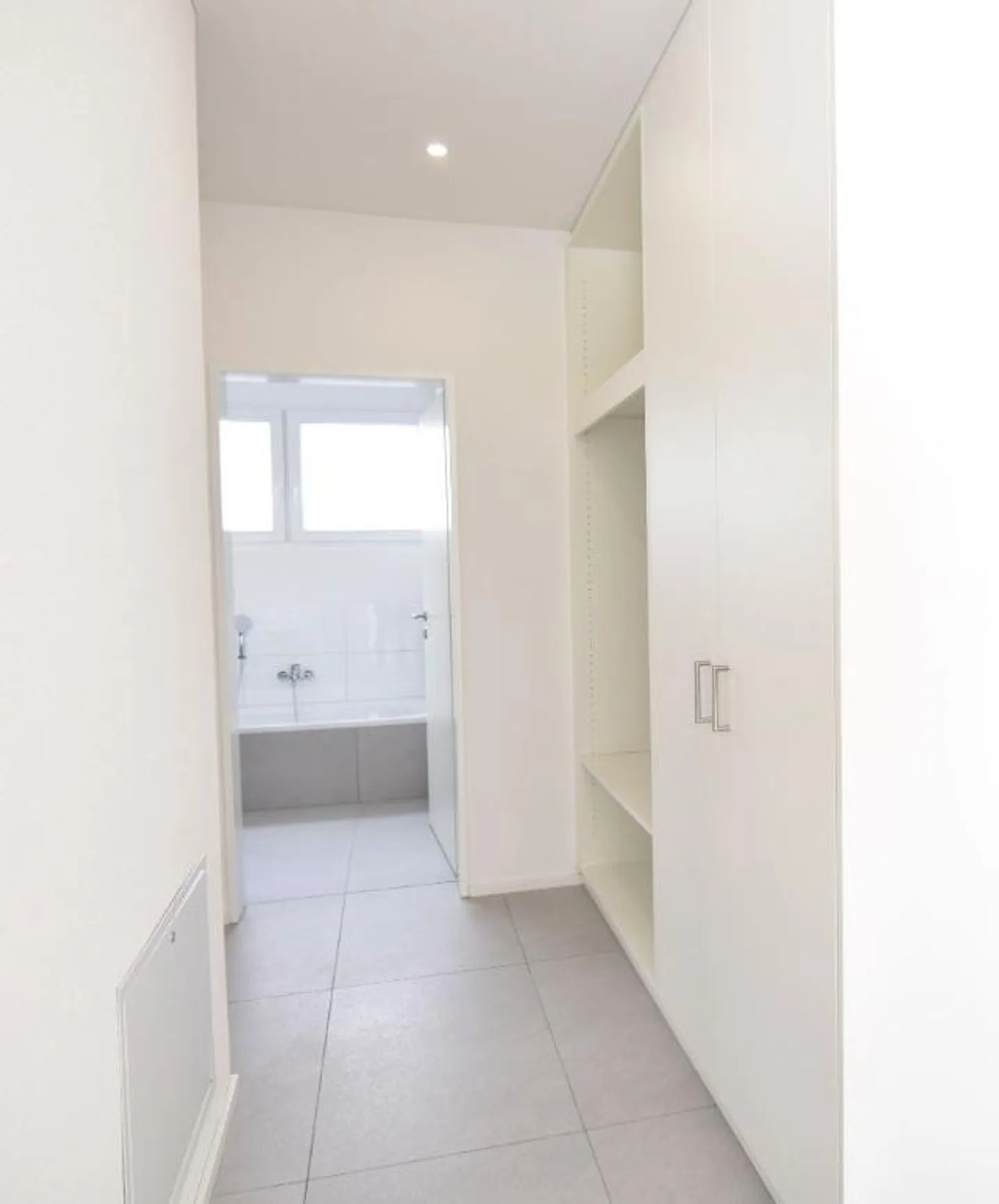 Modernes Apartment mit privatem Patio - Foto 8 von 9
