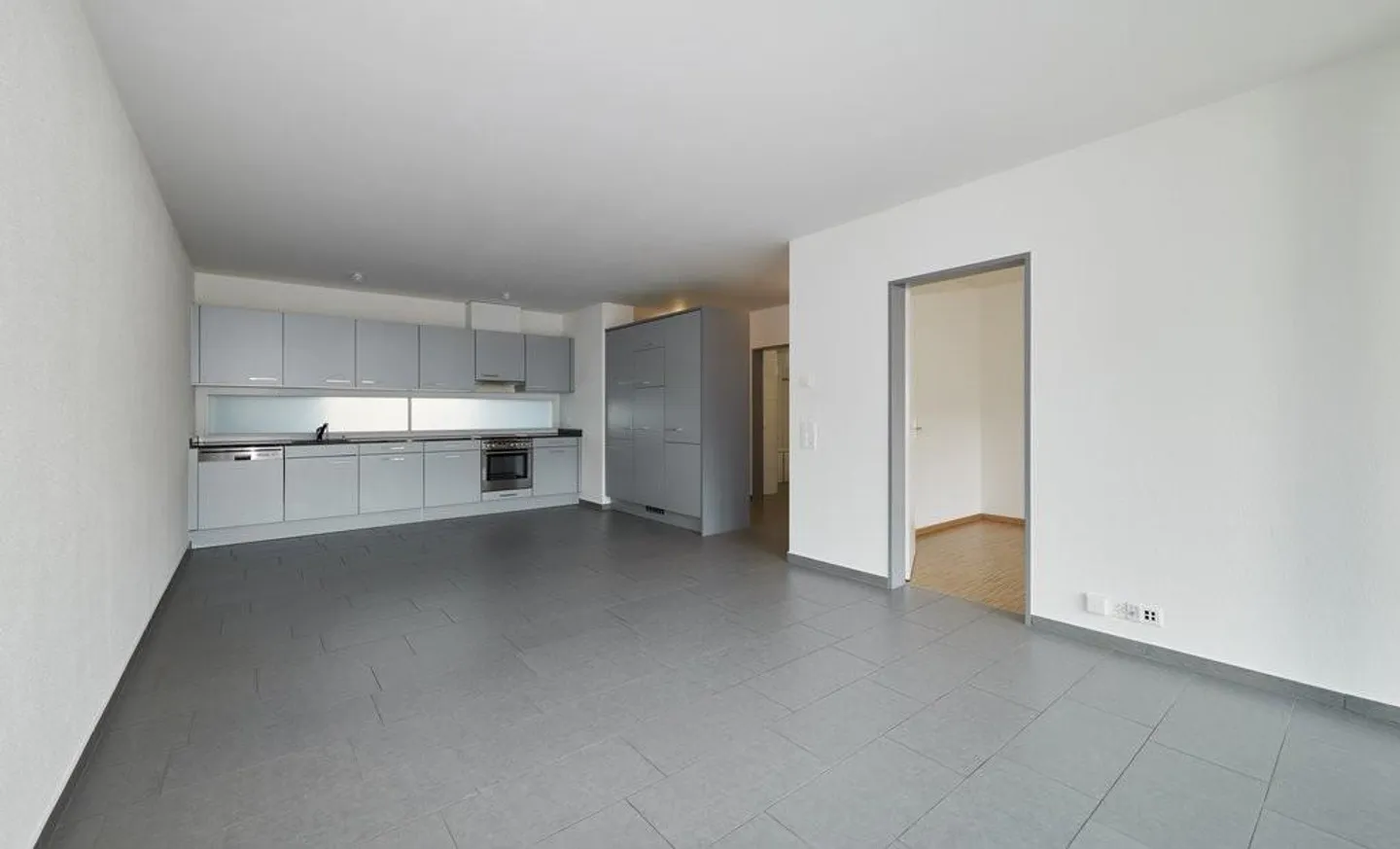 Modern residential development in a central urban location - Photo 3 of 8