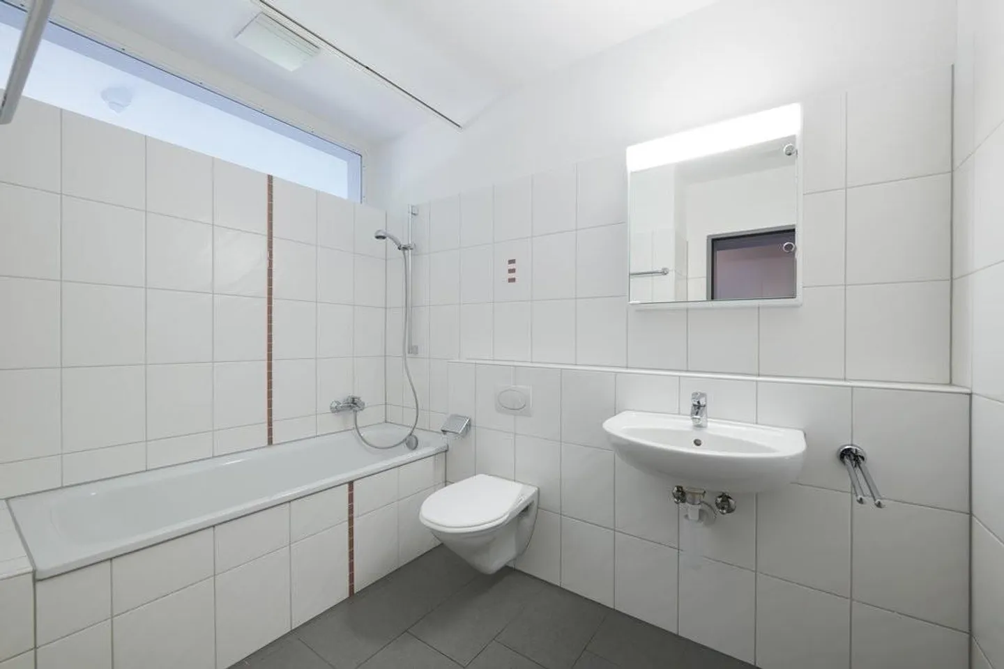 Modern residential development in a central urban location - Photo 5 of 8