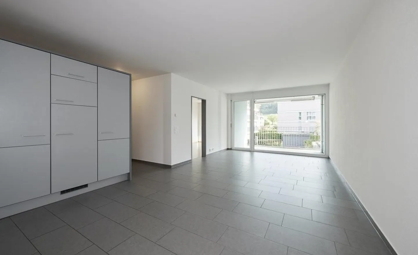 Modern residential development in a central urban location - Photo 6 of 8