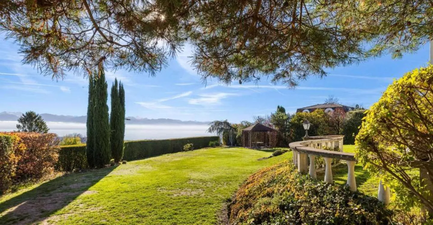 Elegante Villa mit Panorama über den Genfersee und die Alpen - Foto 7 von 13