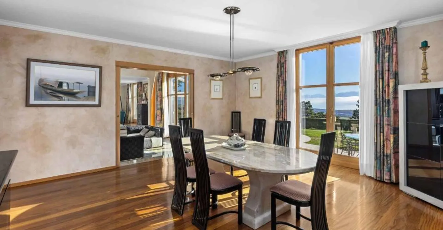 Elegante Villa mit Panorama über den Genfersee und die Alpen - Foto 9 von 13