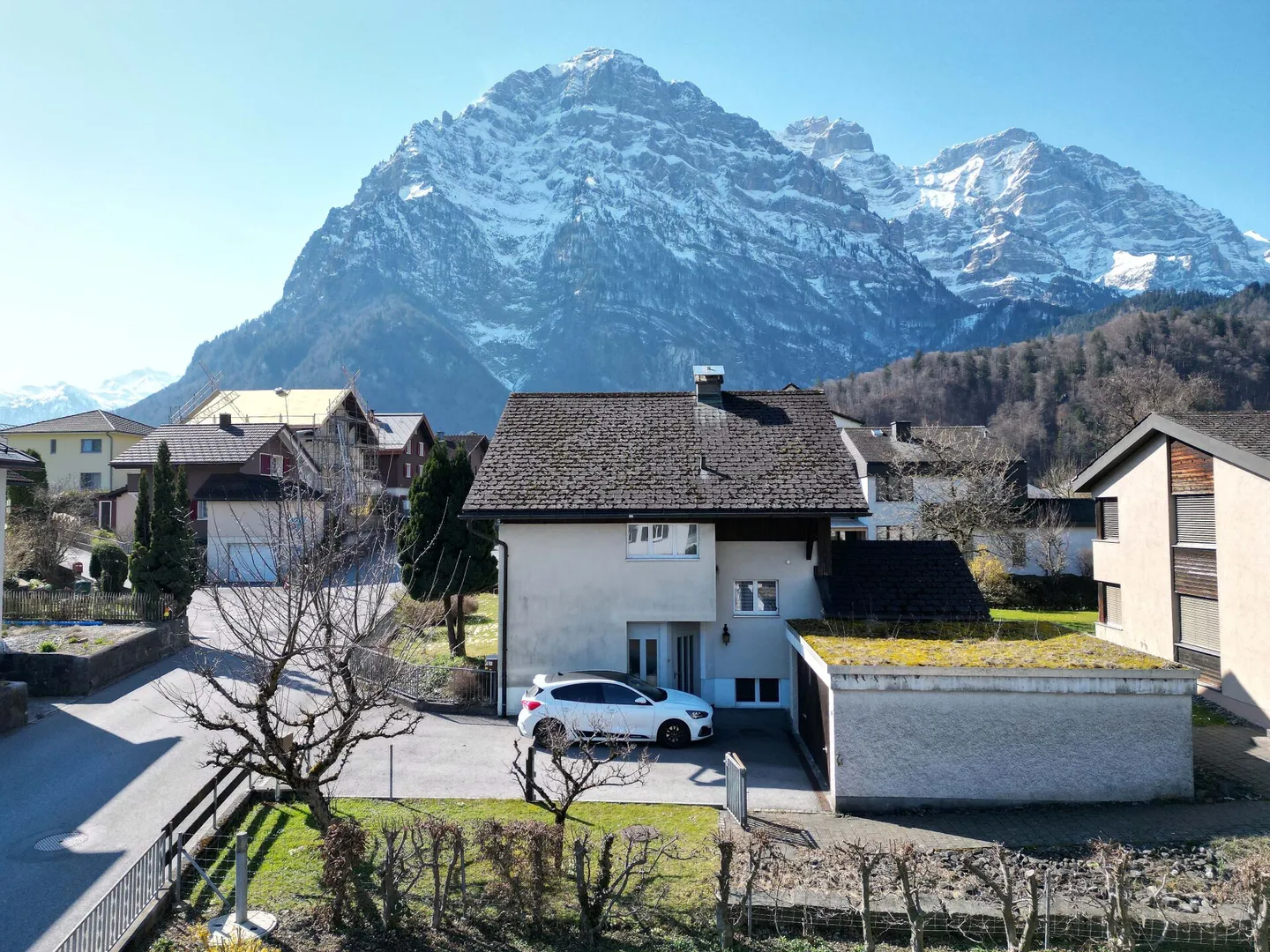 Detached and charming single-family house in a sunny location in Riedern, municipality of Glarus - Photo 5 of 22