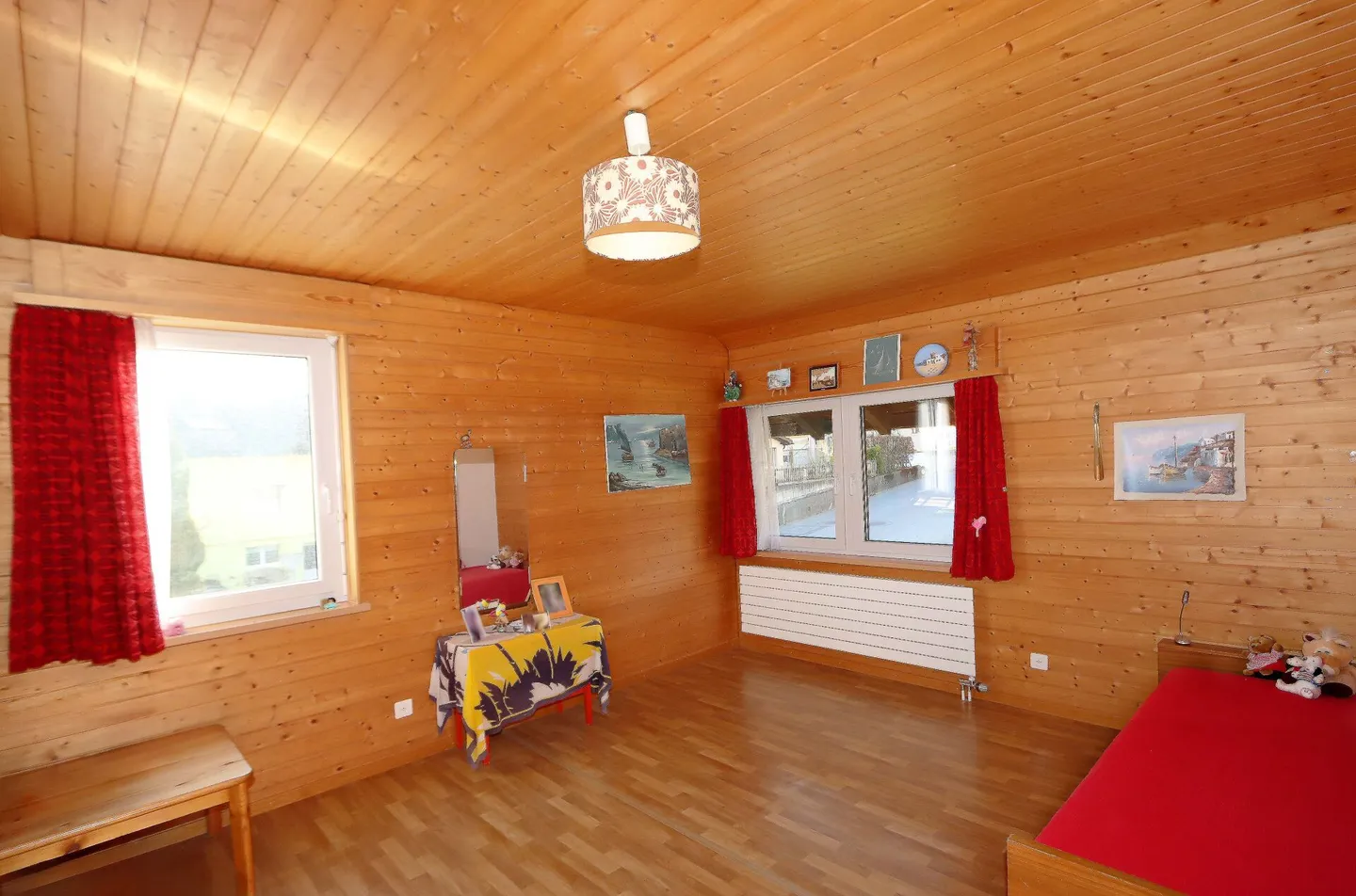 Detached and charming single-family house in a sunny location in Riedern, municipality of Glarus - Photo 10 of 22