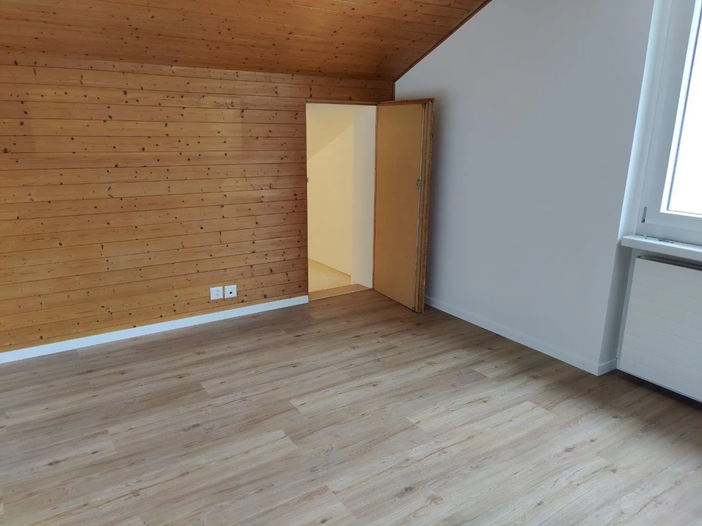 Charmante 2.5-Zimmer-Wohnung mit Balkon - Foto 2 von 12