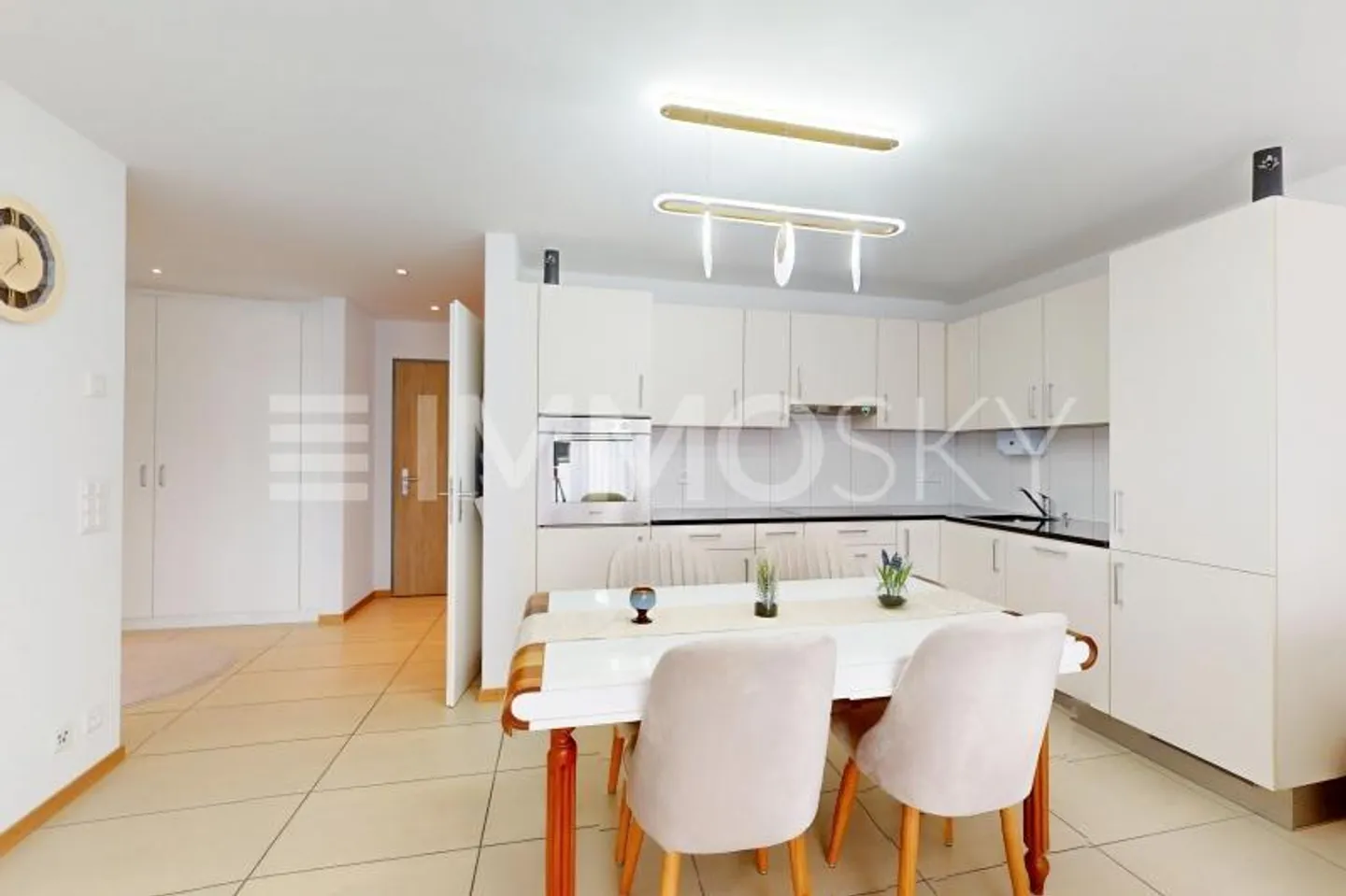 Two and a Half Room Apartment in Bulle - Photo 2 of 5