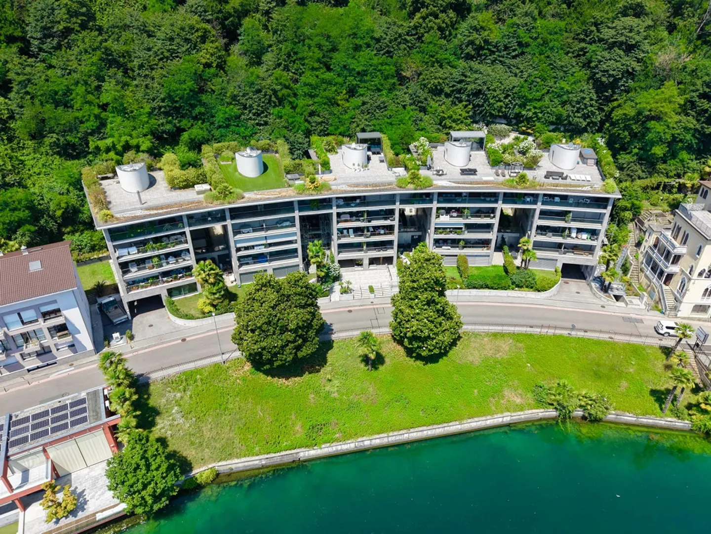 Villa Branca – A luxury oasis with lake view - Photo 2 of 13