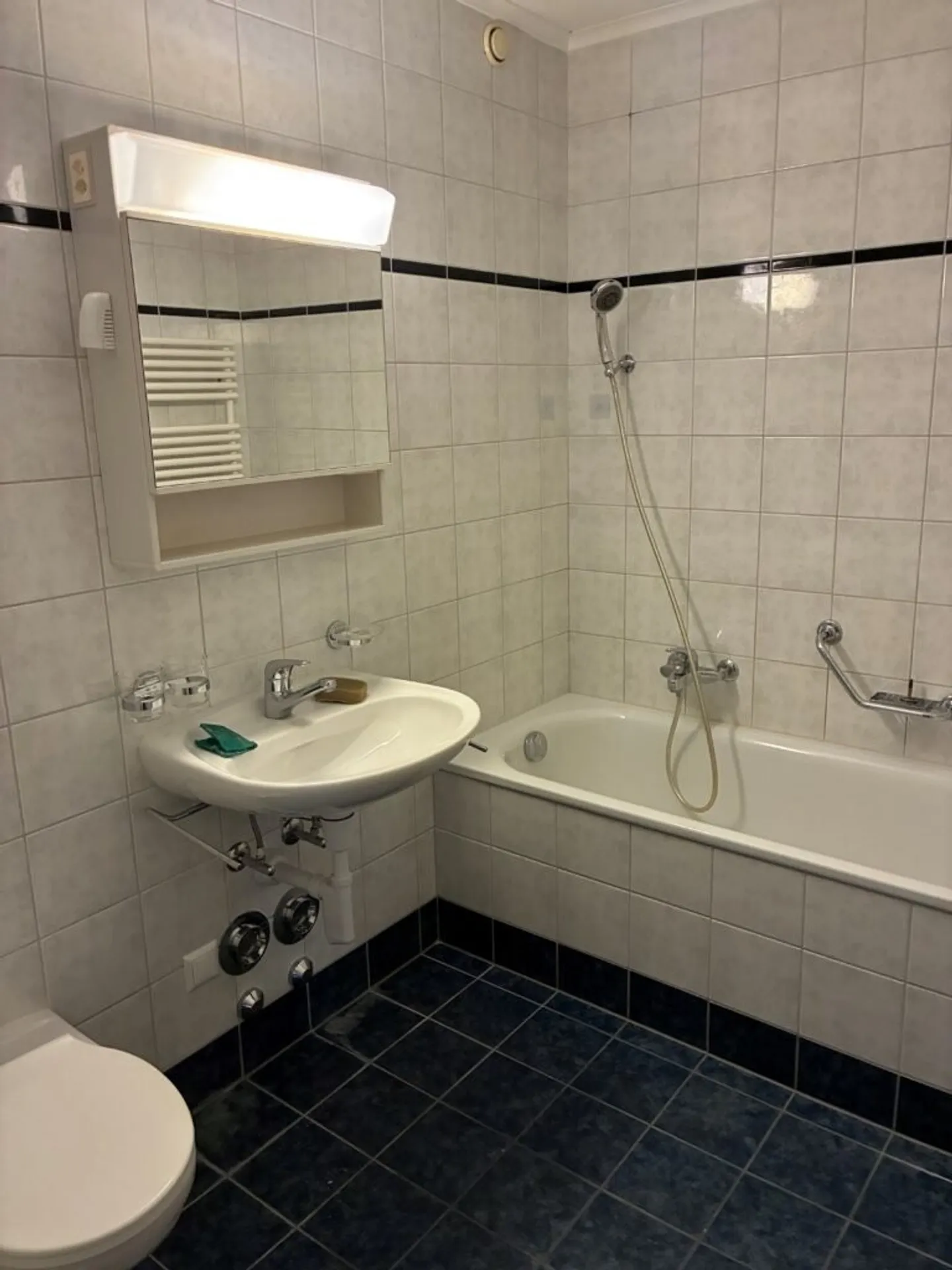 Appartamento di 2.5 locali al 6° piano a Vevey - Foto 3 di 4