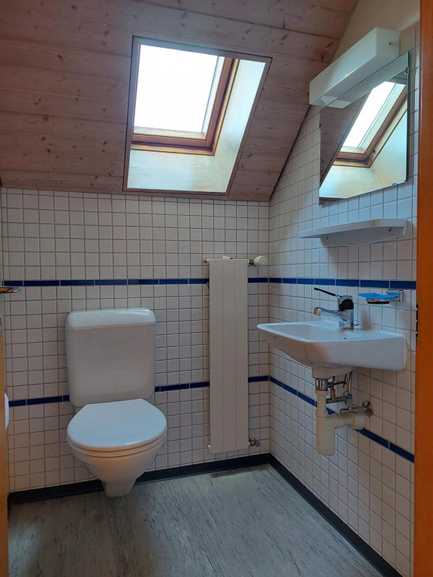 2.5 Room Attic Apartment with Mountain View near Eichholz - Photo 9 of 11