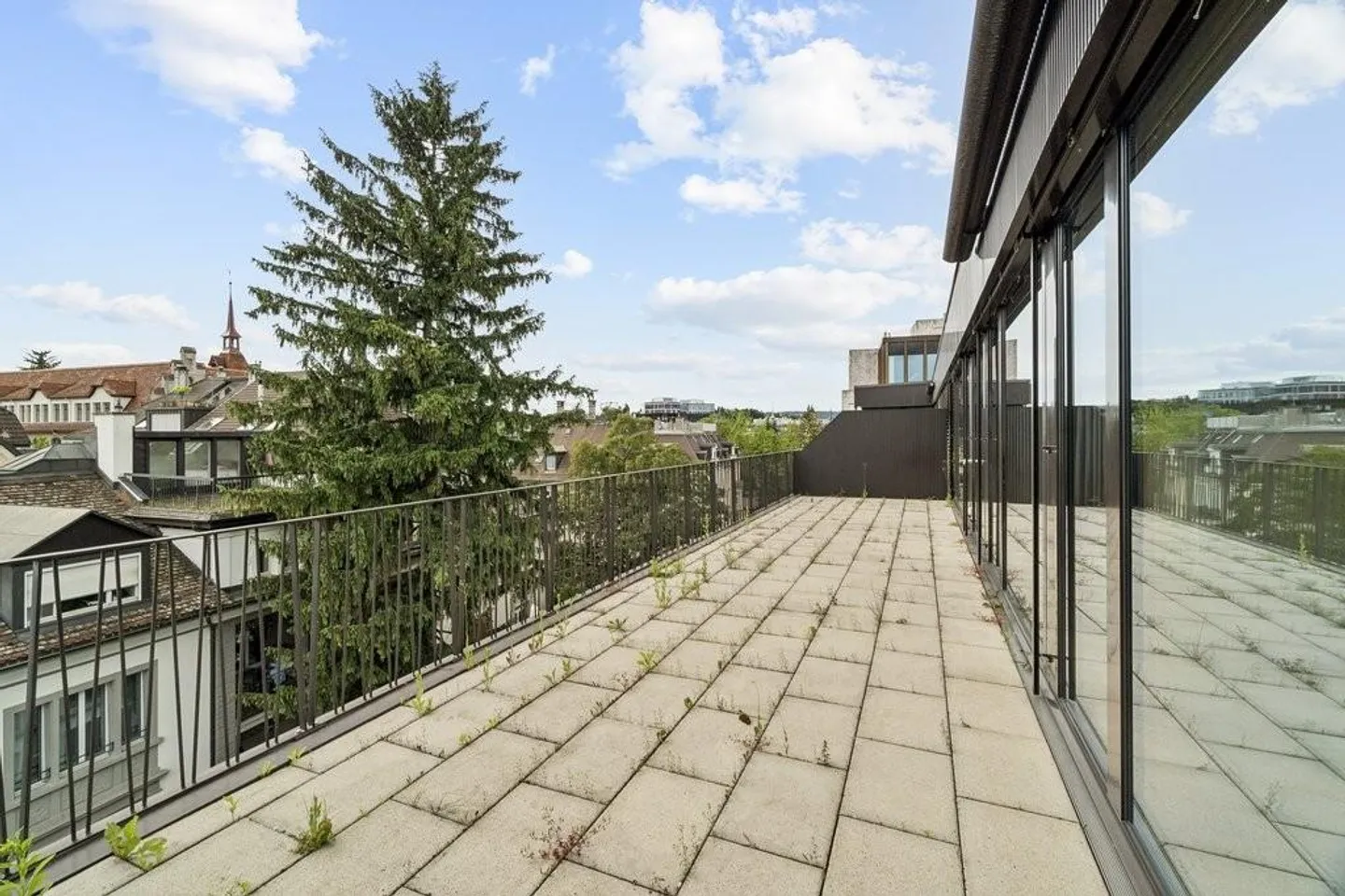 Charming 3.5-room penthouse apartment in District 2 - Photo 4 of 11