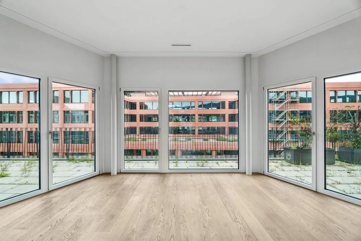 Charming 3.5-room penthouse apartment in District 2 - Photo 6 of 11