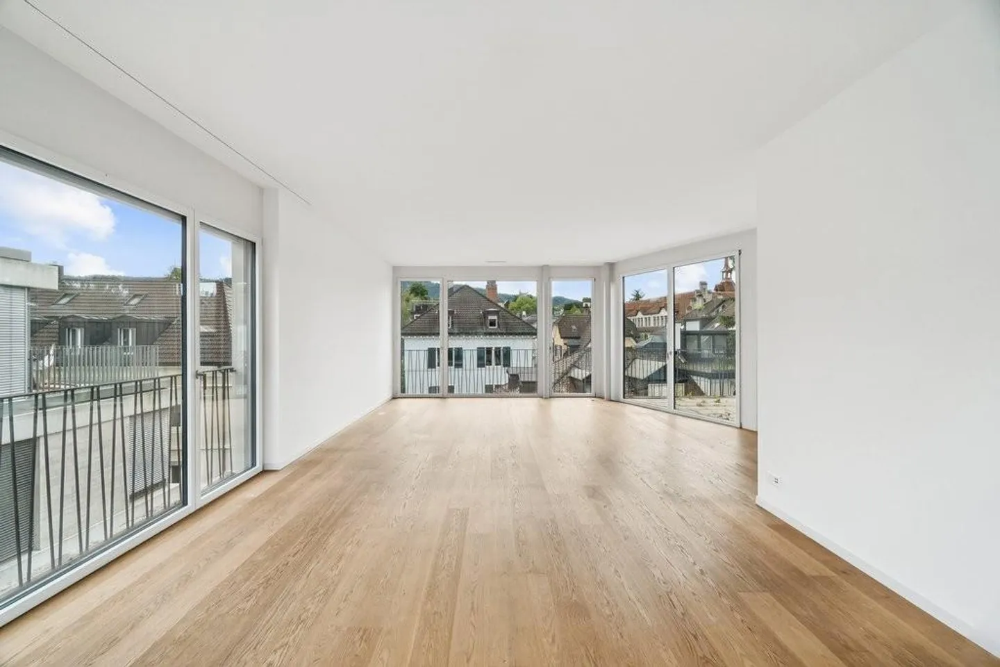 Charming 3.5-room penthouse apartment in District 2 - Photo 2 of 11