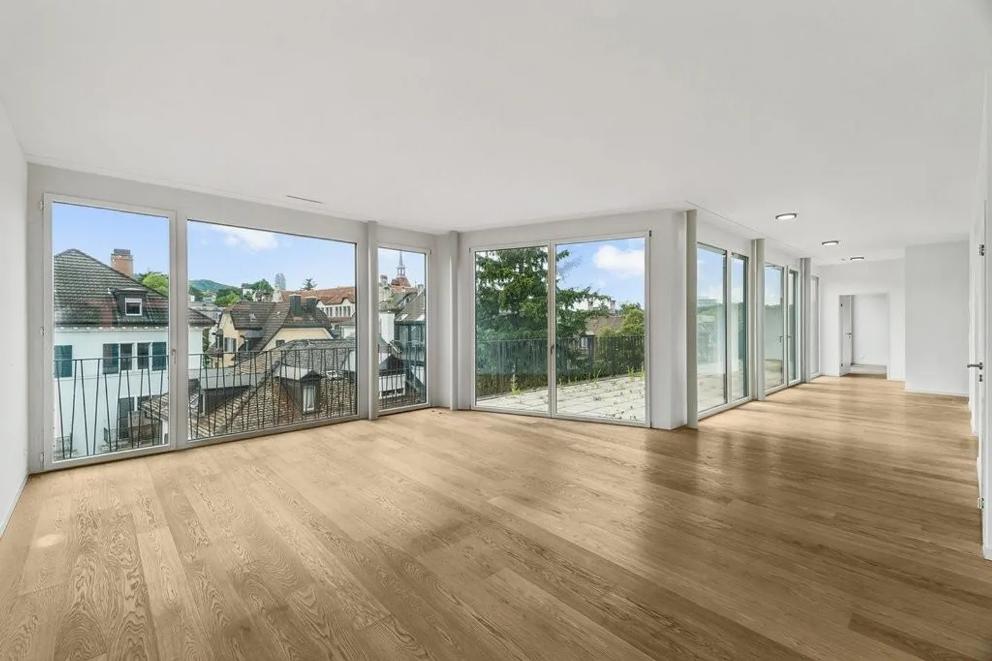 Charming 3.5-room penthouse apartment in District 2 - Photo 3 of 11