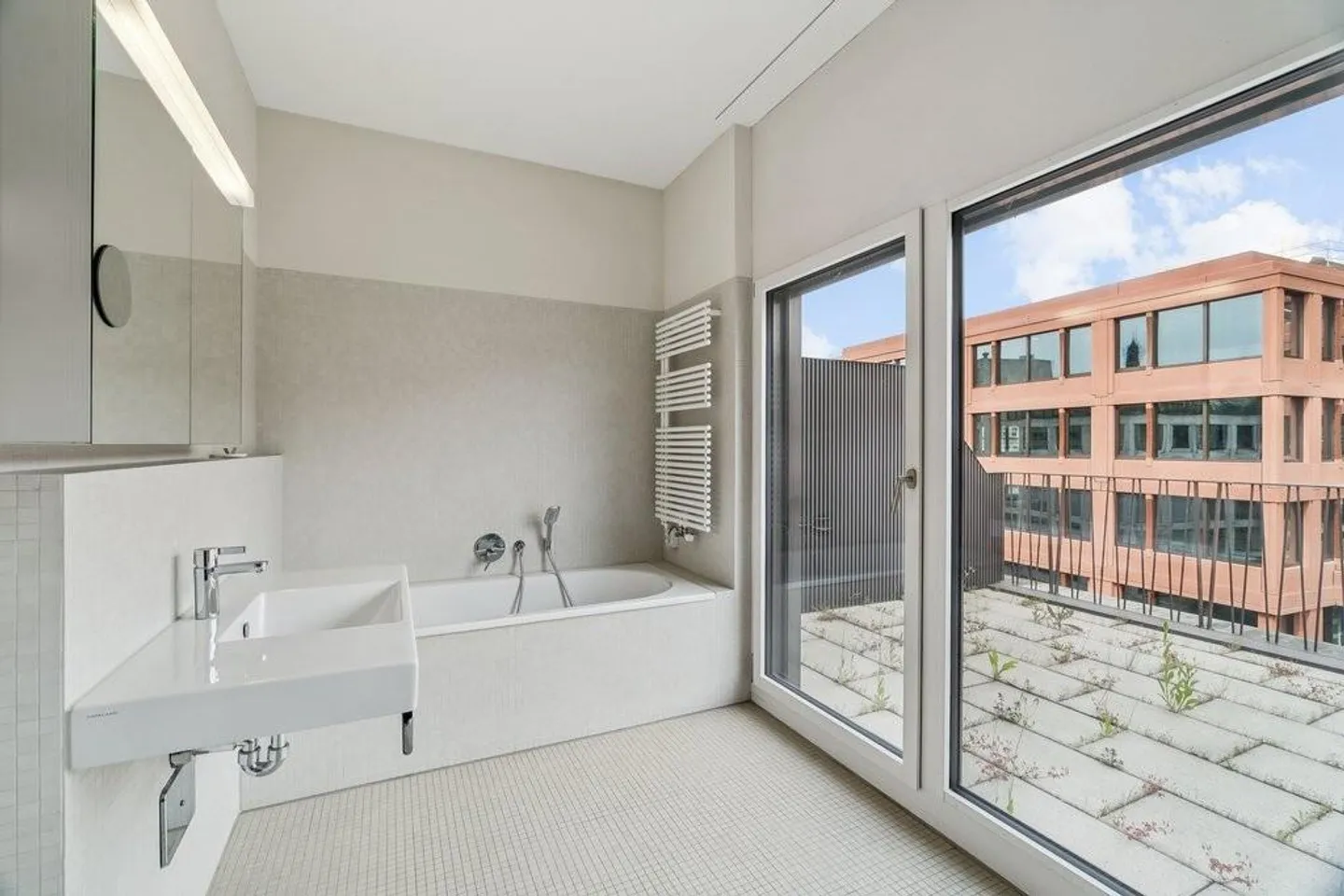 Charming 3.5-room penthouse apartment in District 2 - Photo 10 of 11