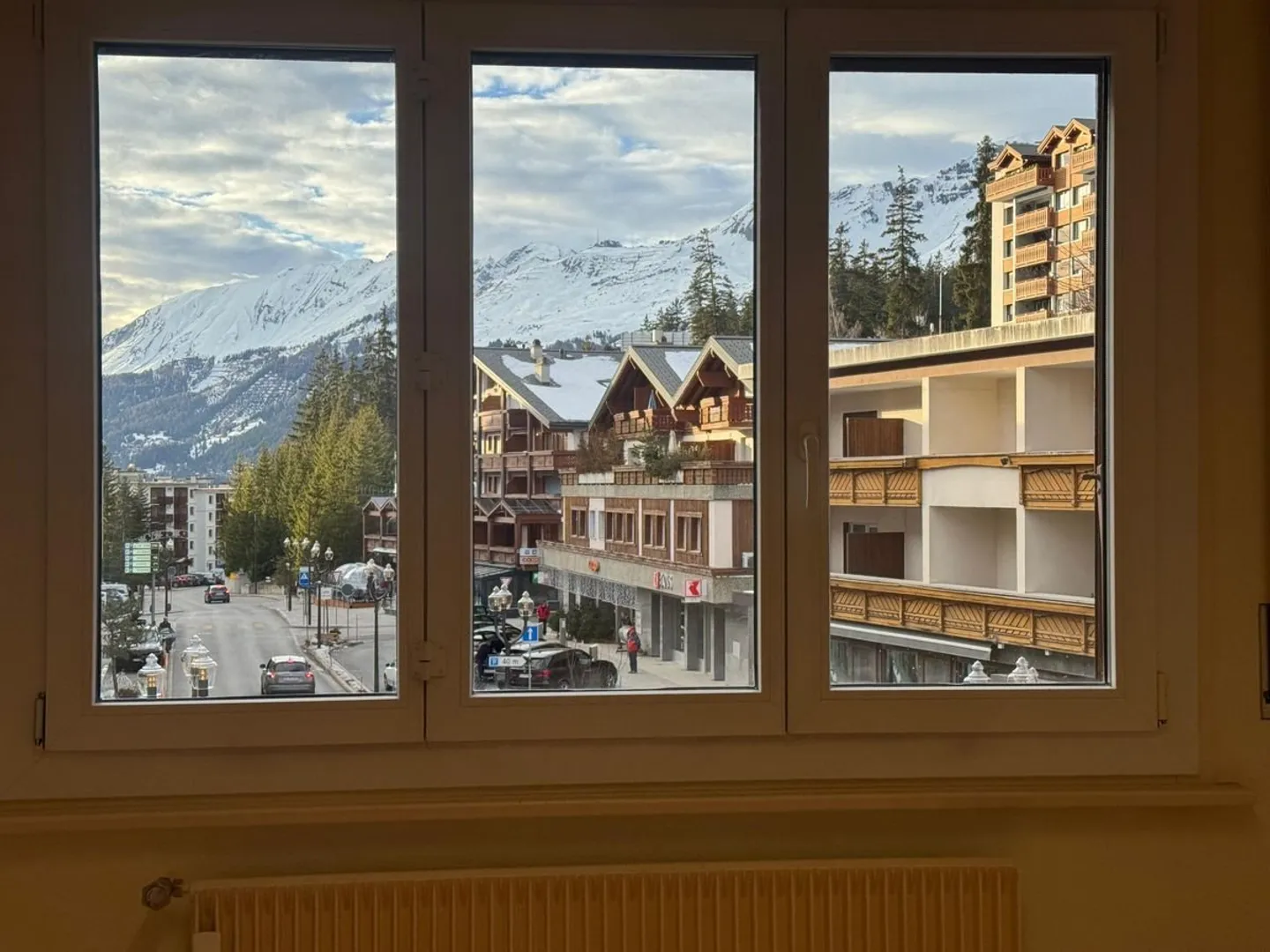 Appartement lumineux 4.5 pièces - Photo 2 sur 7