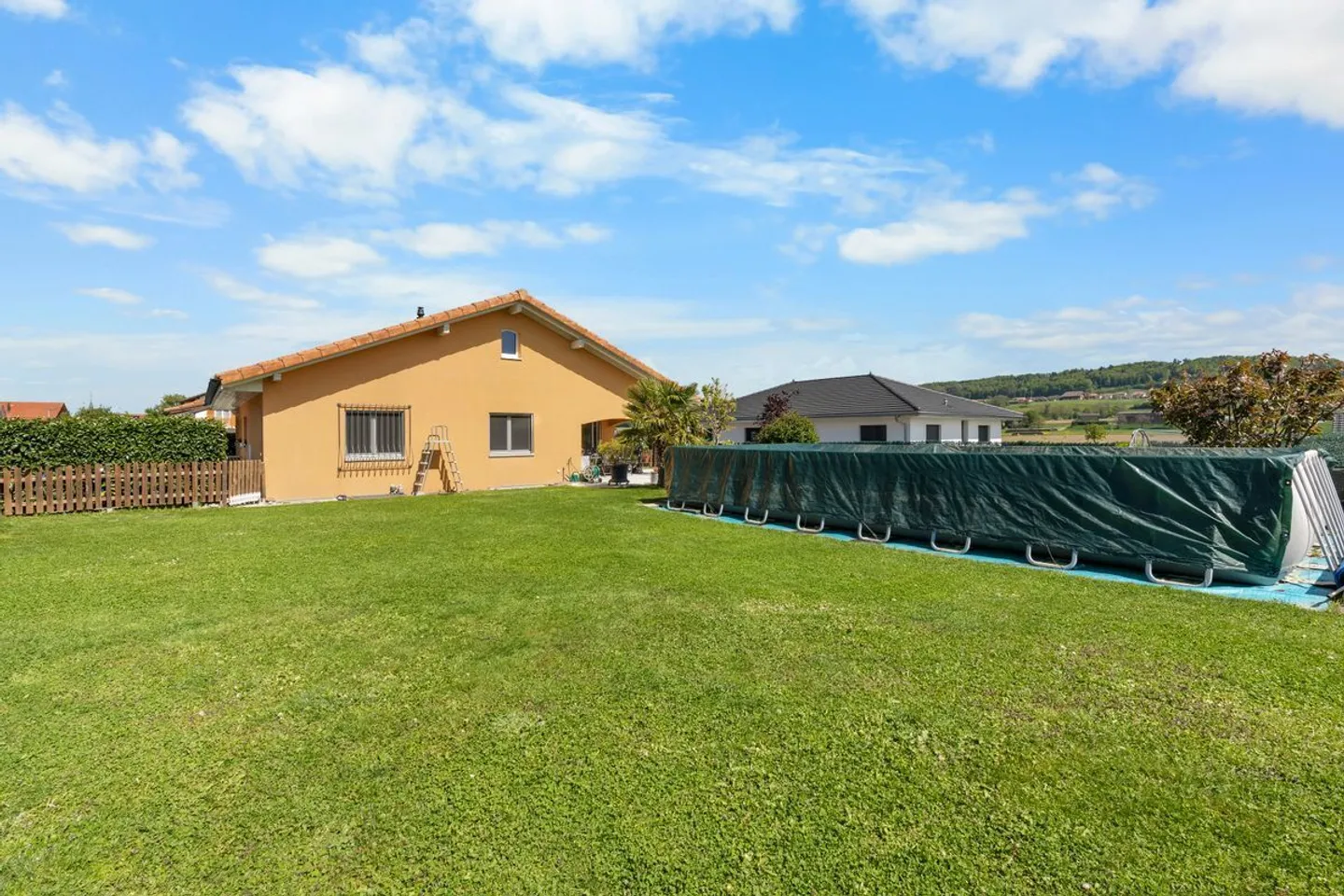 Exclusivity - Family House with Large Plot, Exceptional Light and Expansion Potential. - Photo 11 of 11