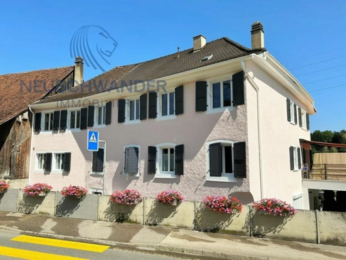 Alloggio spazioso vicino alla stazione / Posizione di portineria disponibile - Foto 1 di 10