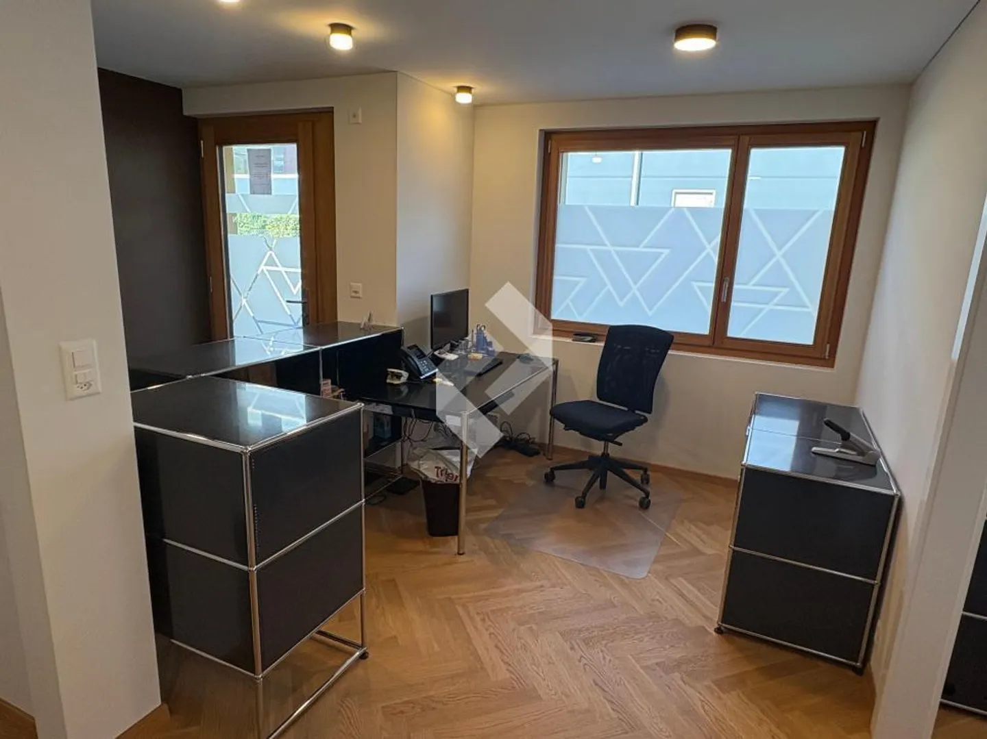 Office space for rent - Photo 5 of 8