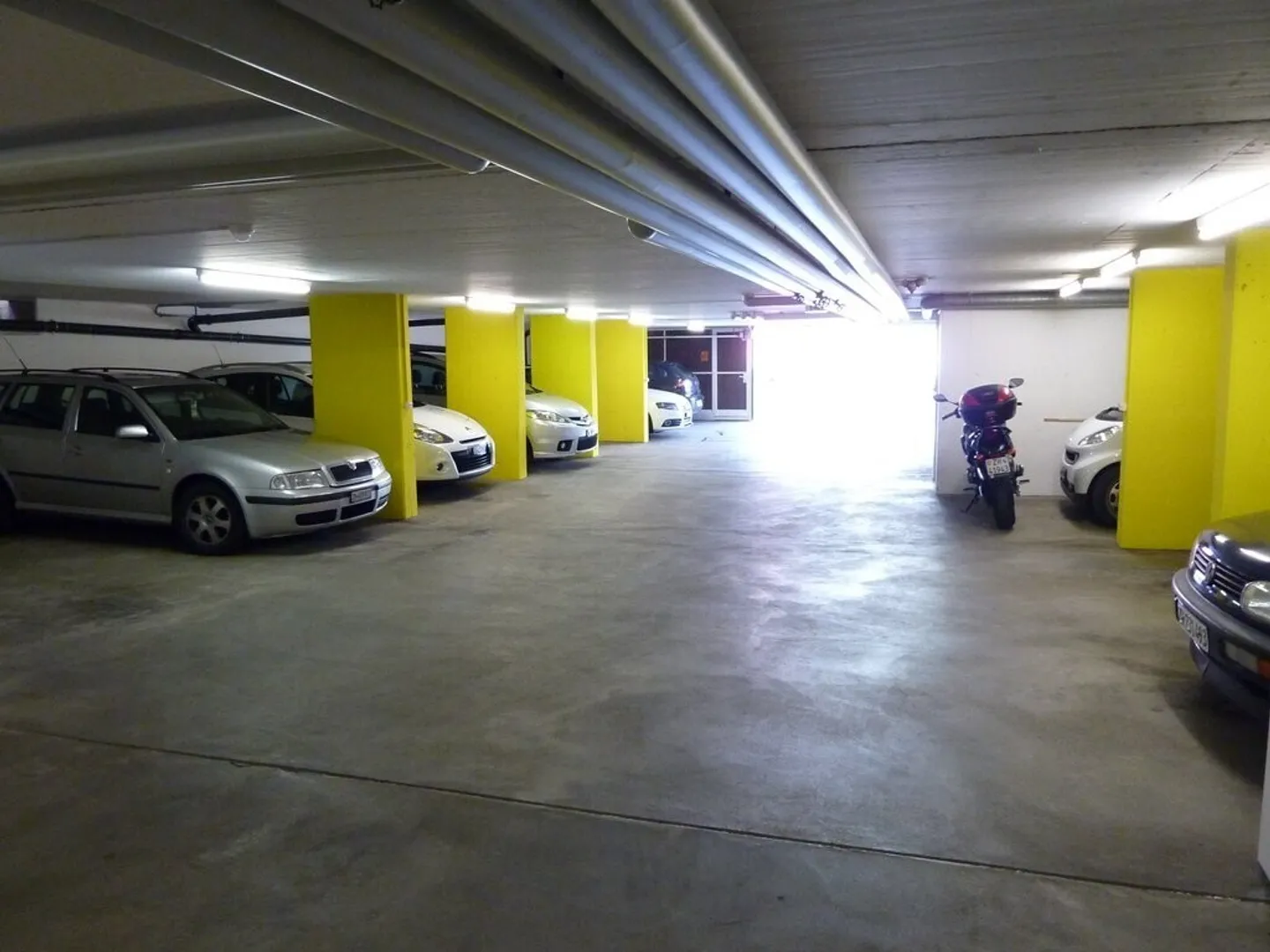 Place de parking pour moto à louer - Photo 1 sur 1