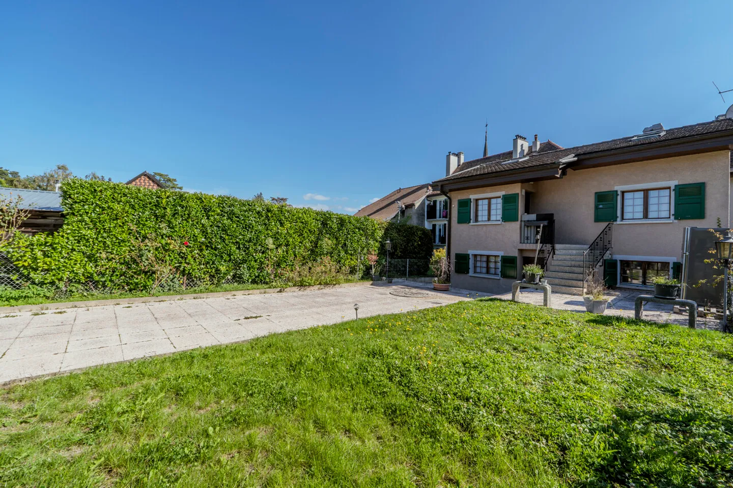 Casa di campagna, vista lago e Alpi, 2 appartamenti, reddito immediato - Foto 2 di 18