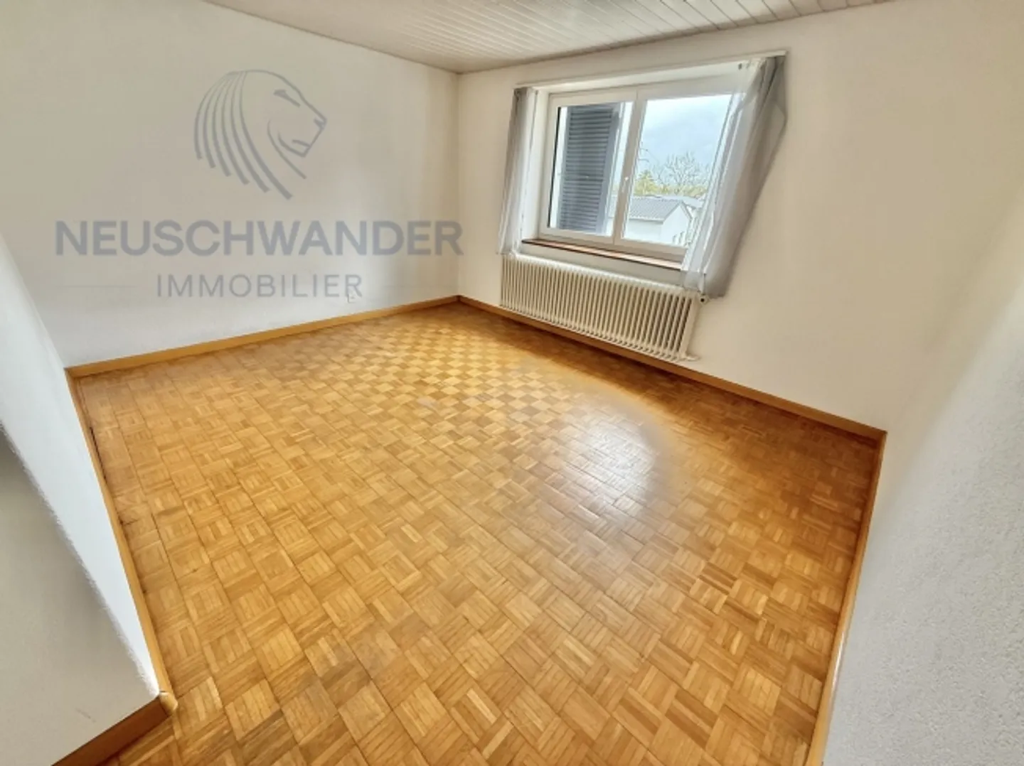 Alloggio spazioso vicino alla stazione / Posizione di portineria disponibile - Foto 6 di 10