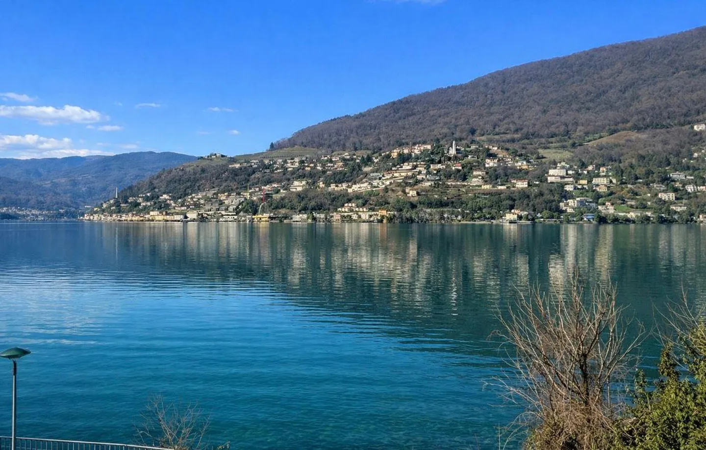 Design villa in a unique location with breathtaking lake view and dock - Photo 3 of 23