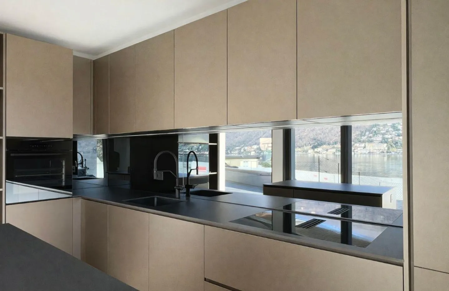 Design villa in a unique location with breathtaking lake view and dock - Photo 7 of 23