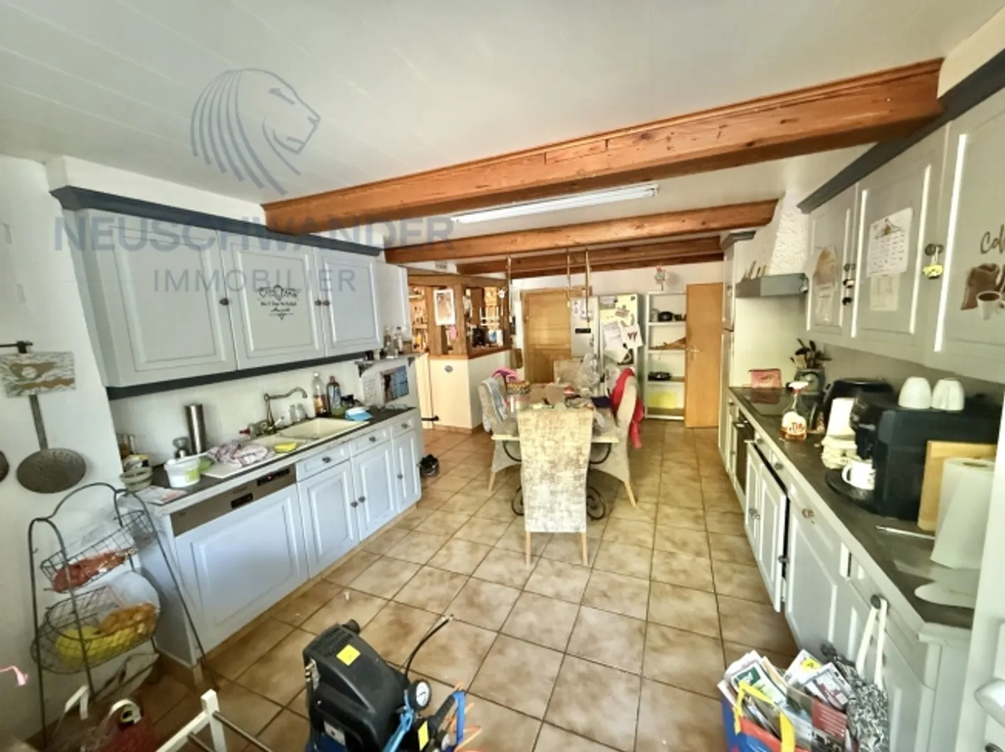 Spacious accommodation on two levels - Photo 2 of 16