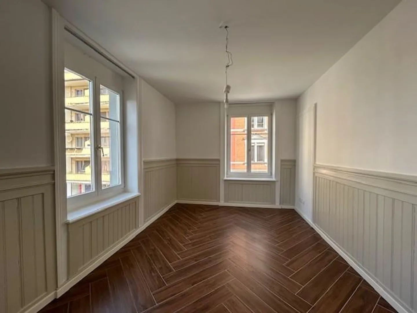 Appartement 4 pièces avec petit balcon - Photo 2 sur 10