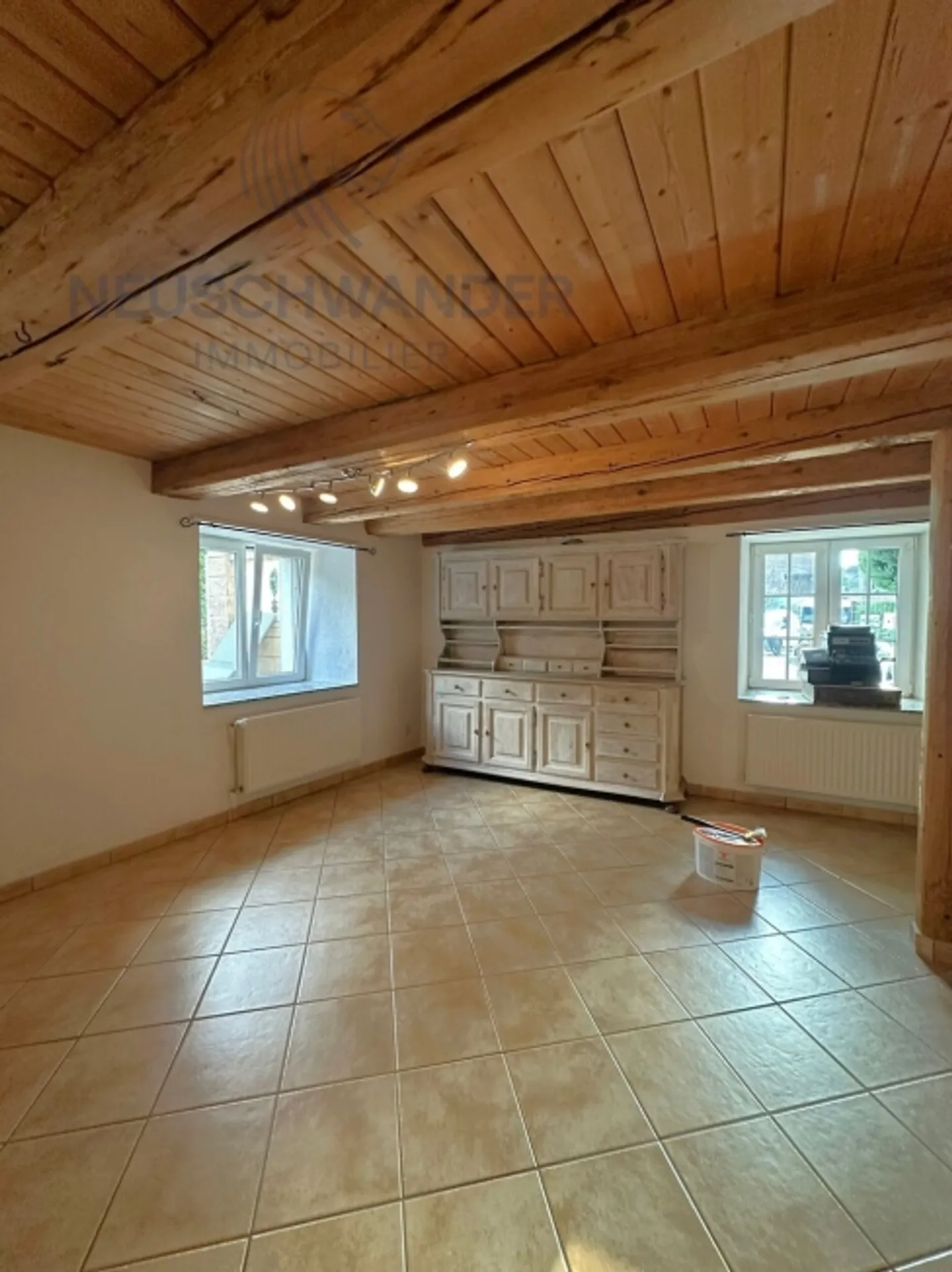 Spacious accommodation on two levels - Photo 5 of 16