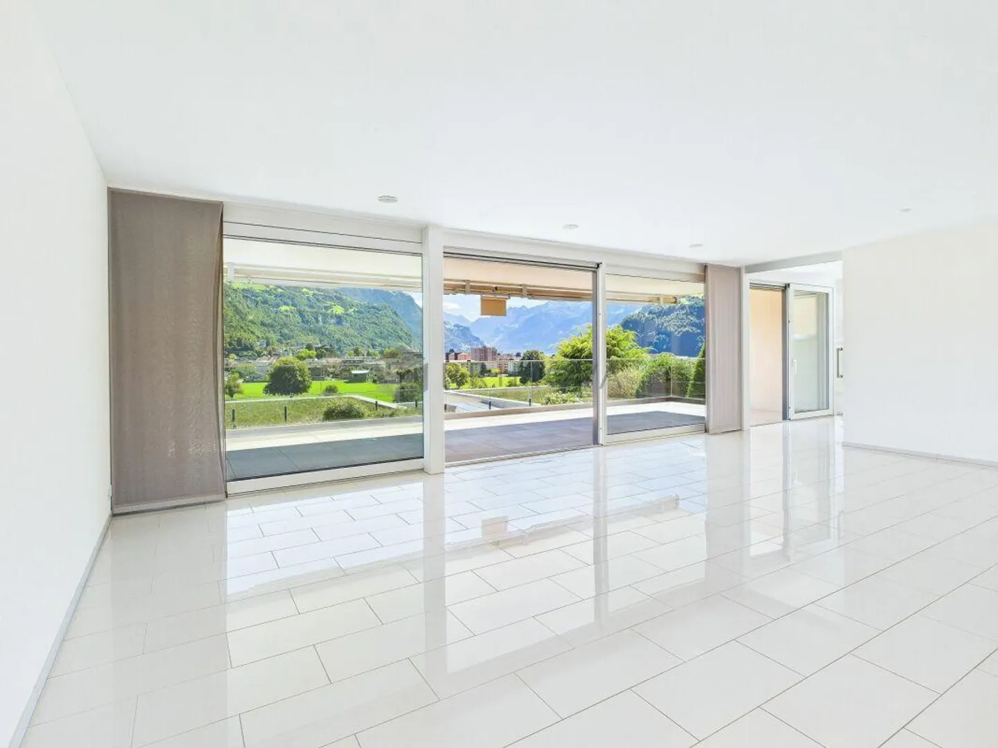 Vie élégante avec vue panoramique dans le meilleur emplacement à Brunnen. Ensoleillé,... - Photo 4 sur 12