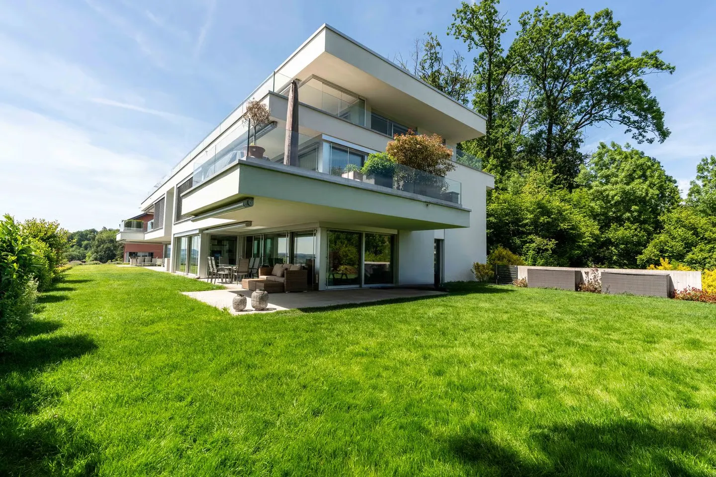Grosszügige Gartenwohnung mit Aussicht - Foto 1 von 14