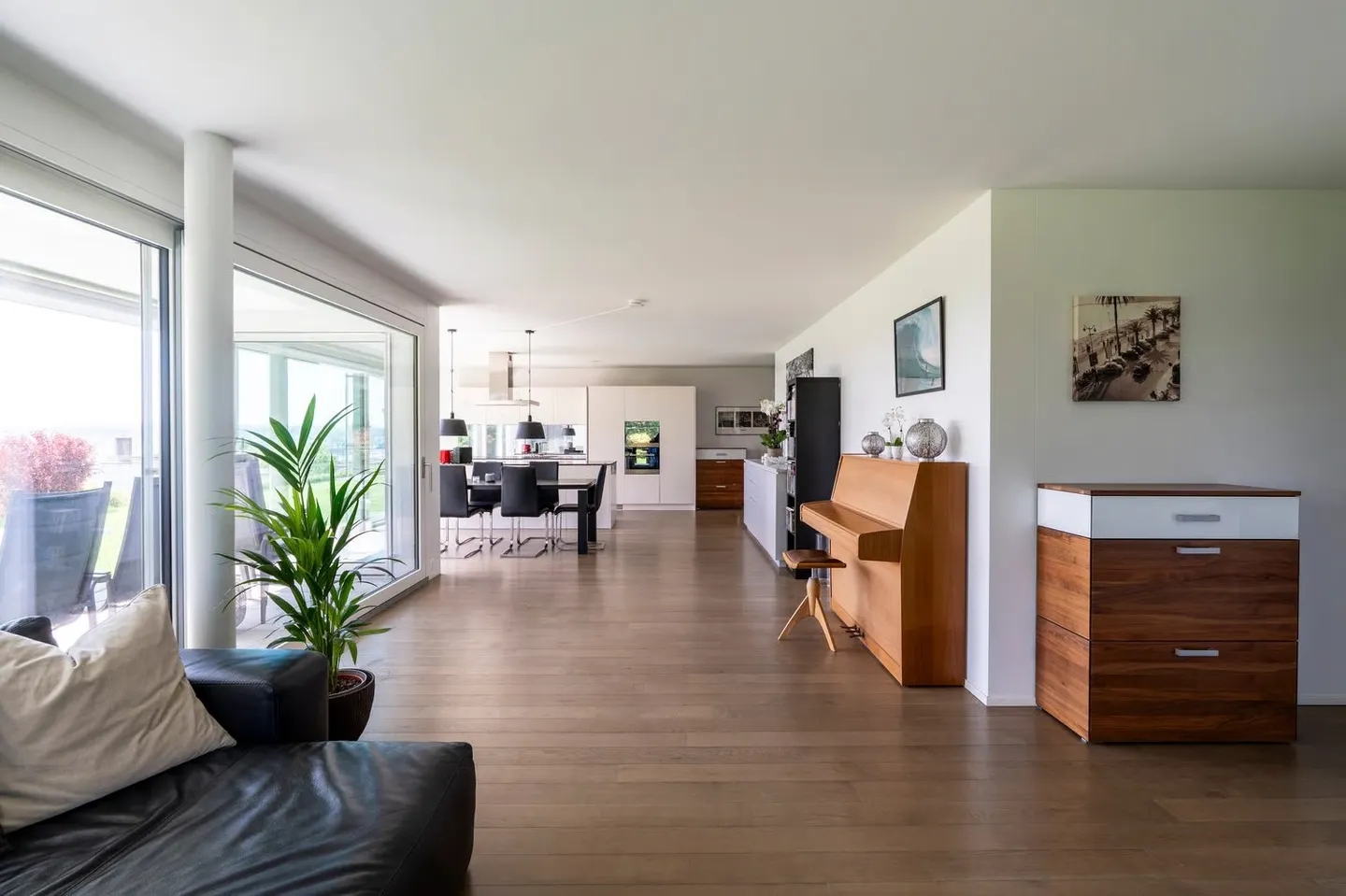 Grosszügige Gartenwohnung mit Aussicht - Foto 4 von 14