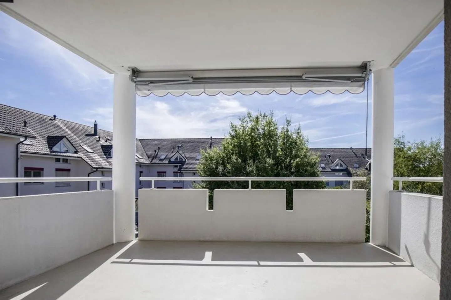 Appartamento moderno di 4,5 locali in una zona residenziale tranquilla e verde - Foto 8 di 8