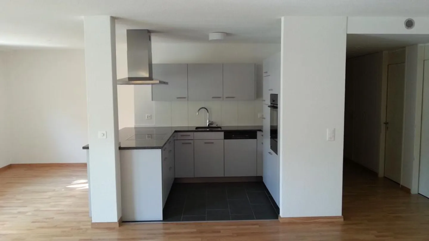 Moderne und ruhig gelegene Wohnung in Stettlen - Foto 2 von 9