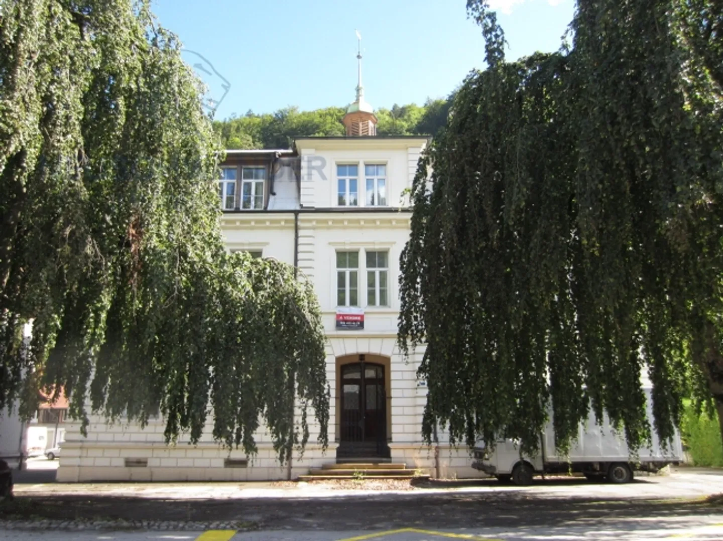 Molto spazioso e su strada trafficata - Foto 4 di 5