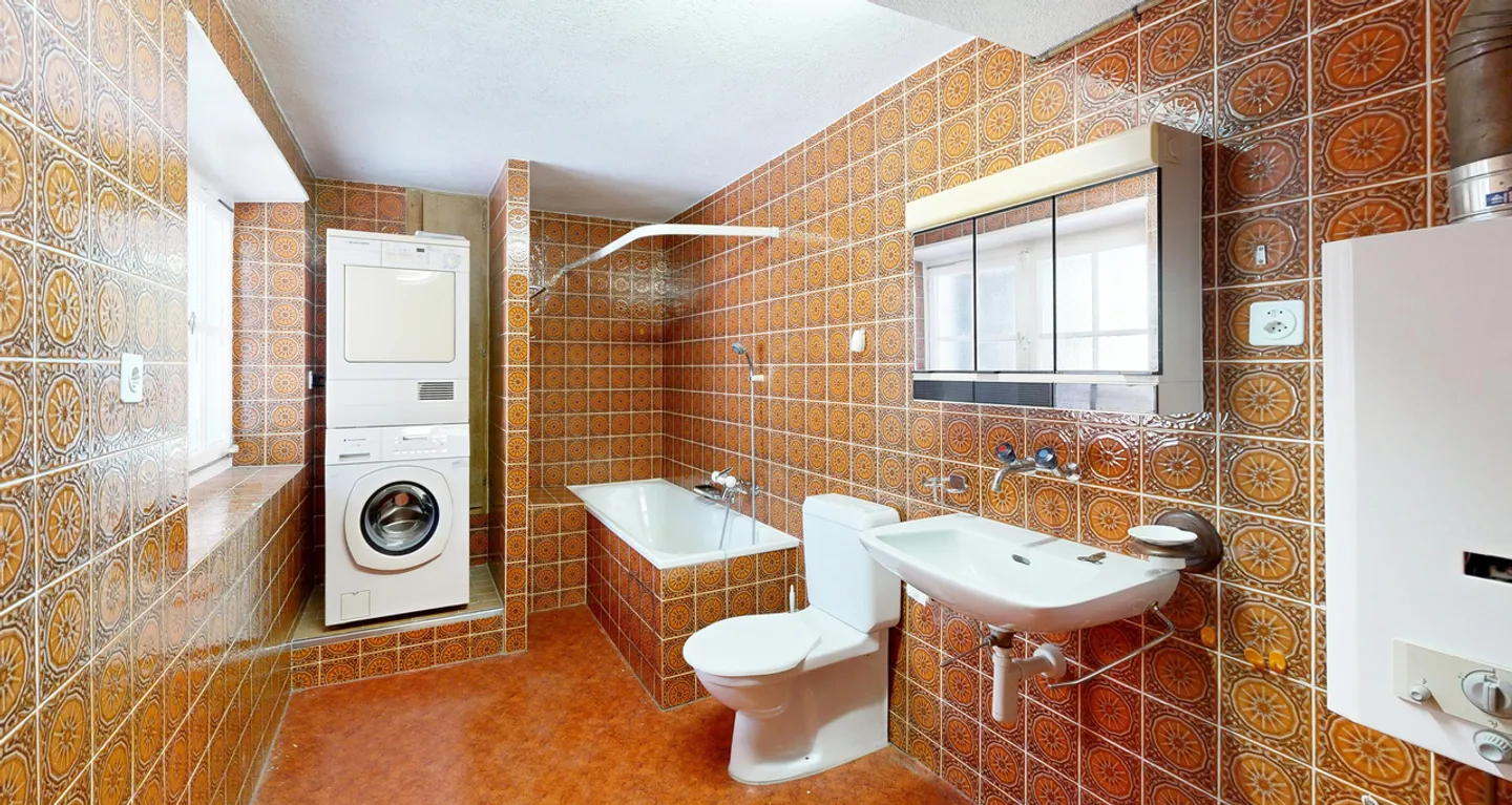 5-room detached house in a fantastic location in the village center of Arlesheim - Photo 6 of 15