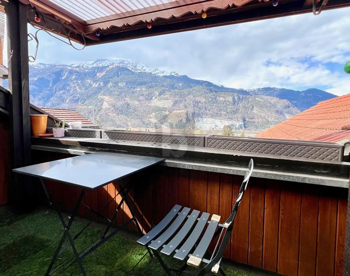 OFFERTE! SOLEGGIATO NEL CUORE DEL VILLAGGIO - Foto 4 di 6