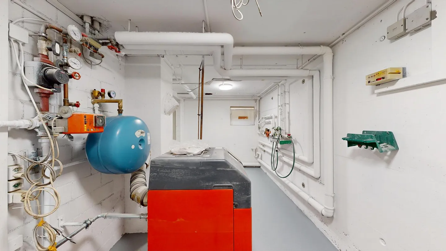 Gewerbe- und Wohneigentum - Foto 7 von 23