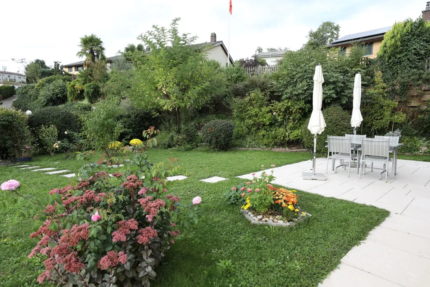 Exklusiv! Sehr schönes Reihenhaus - Foto 4 von 12