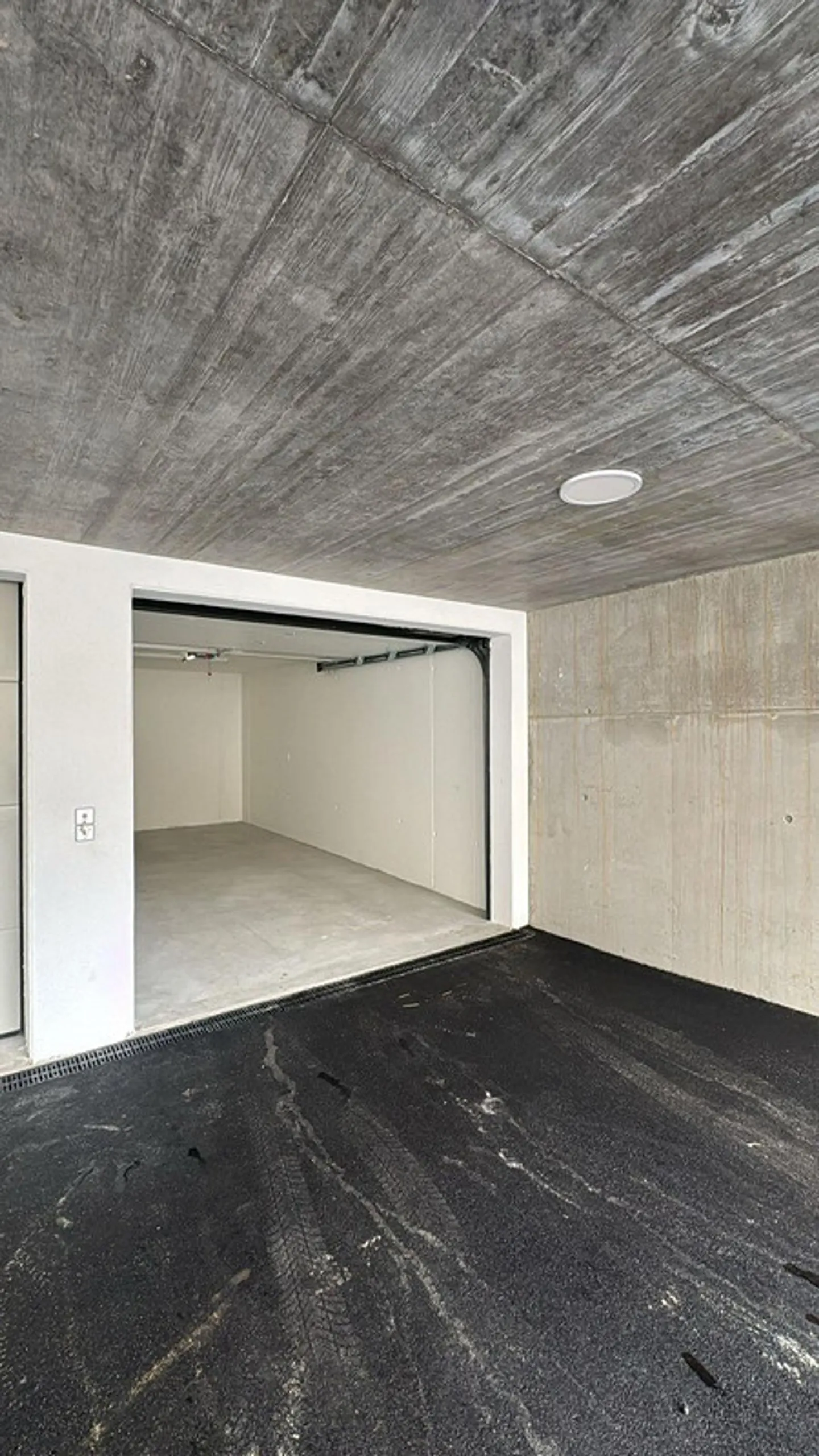 NUR MIT FESTWOHNSITZ! - ERSTBEZUG - BALKON MIT PANORAMASICHT! - Foto 3 von 13