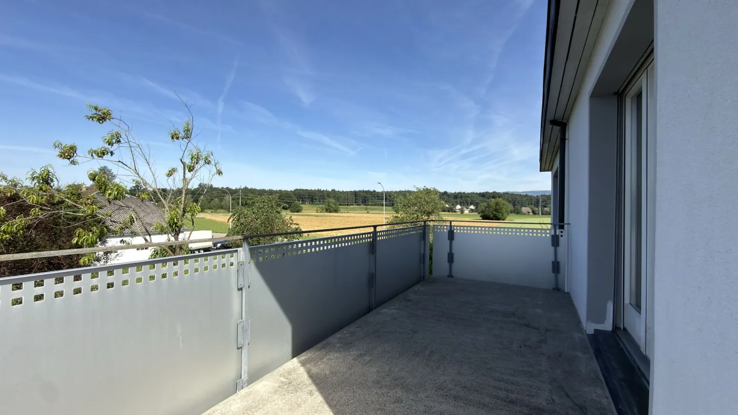 Appartamento ristrutturato con balconi - Foto 16 di 22