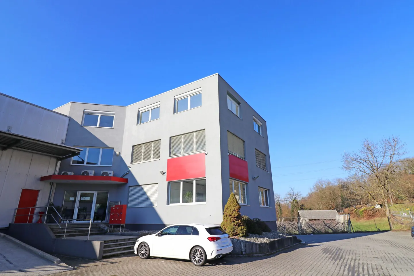 Atelier à louer - Photo 8 sur 9