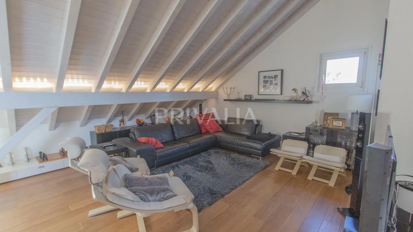 Grande duplex ristrutturato di 235 m2 - Bernex - Foto 3 di 5