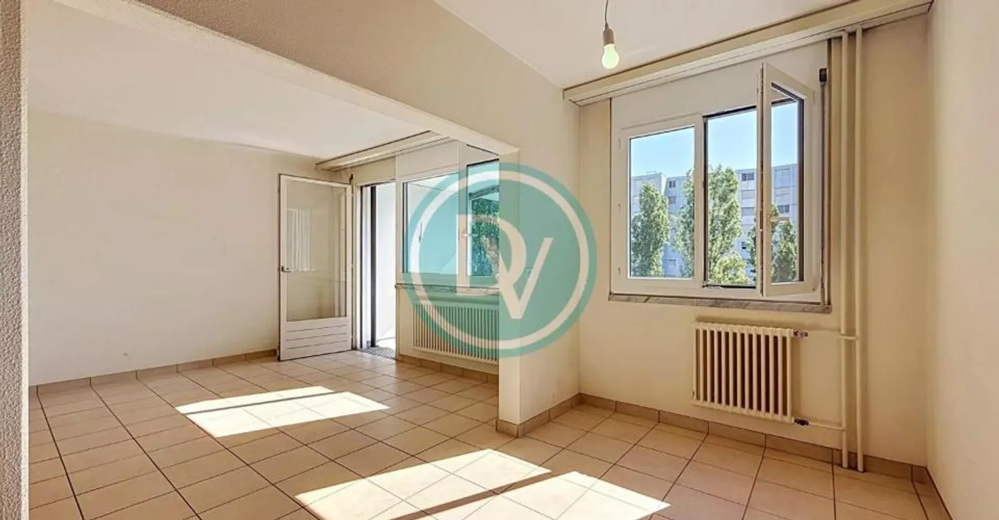 Bright 3-Room Apartment in Avanchets - Photo 3 of 13
