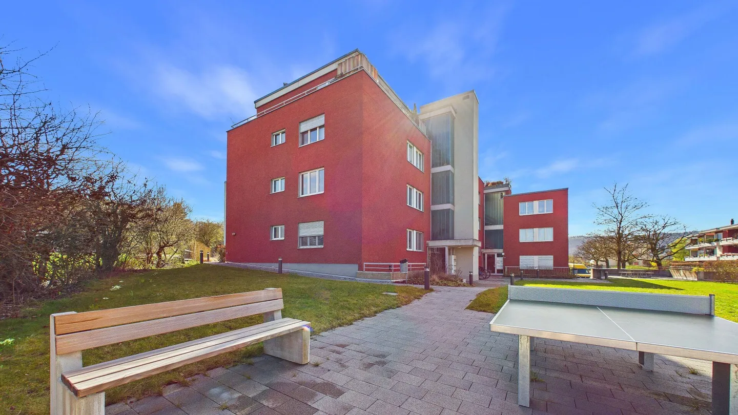 Appartamento 4.5 camere ristrutturato con stile in una posizione adatta alle famiglie a Würenlos - Foto 13 di 13