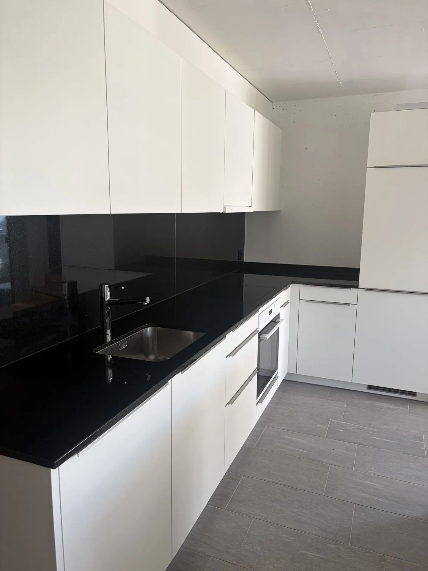Not just any 5.5-room apartment - Yours! - Photo 3 of 10