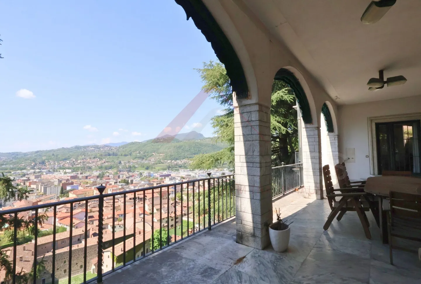 Zone de développement avec trois bâtiments résidentiels et un potentiel d'extension significatif à Mendrisio - Photo 9 sur 13