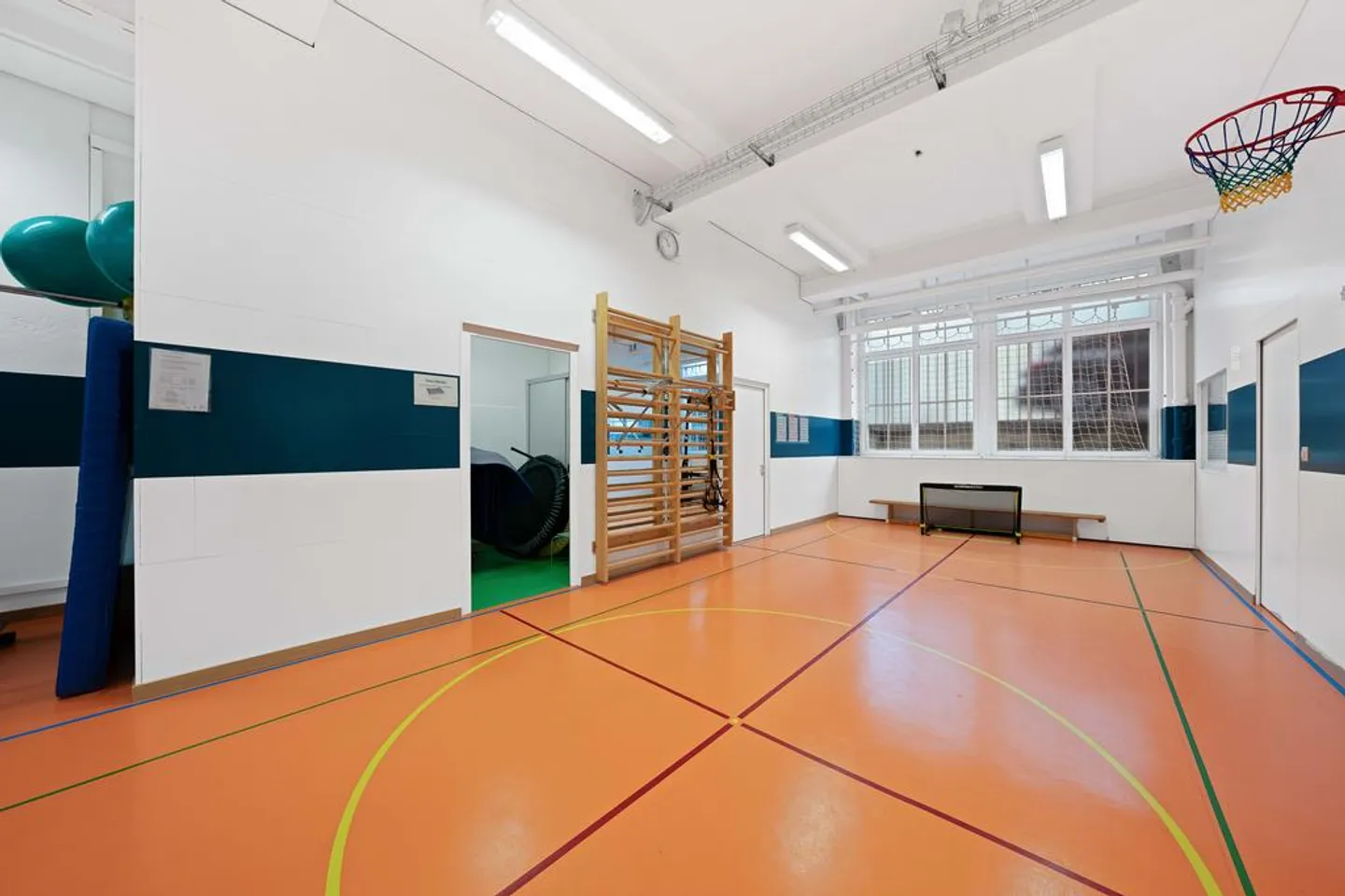 Commercial space with gym in the heart of St. Gallen - Photo 2 of 9